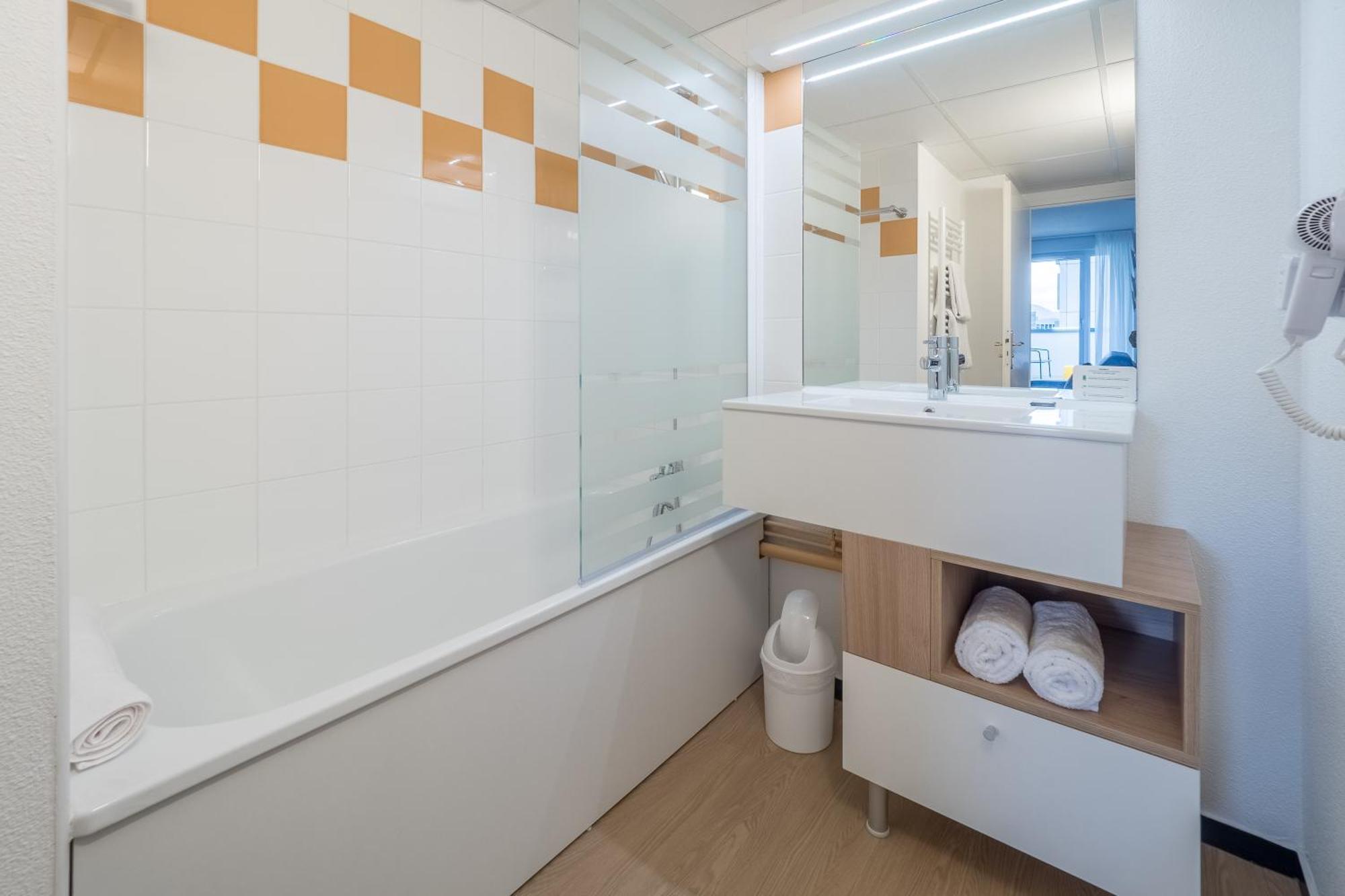 Hostel Le Hueb Гренобль Екстер'єр фото
